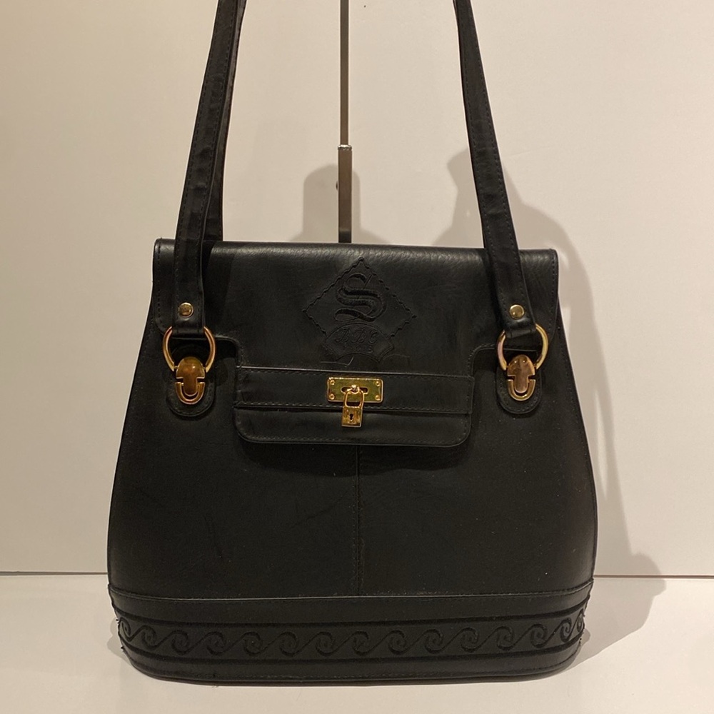 Black Sophisticated Shoulder Bag w/ Gold Hardware!!!